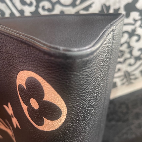 EUC Louis Vuitton On The Go Bicolor Empreinte Tote MM and Wallet - Picture 7 of 16